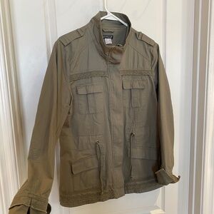 Khaki / Olive Green front zip light Jacket. Sz M from Venus. Rugged, with lace.